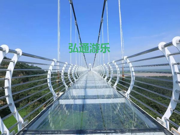 玻璃吊橋